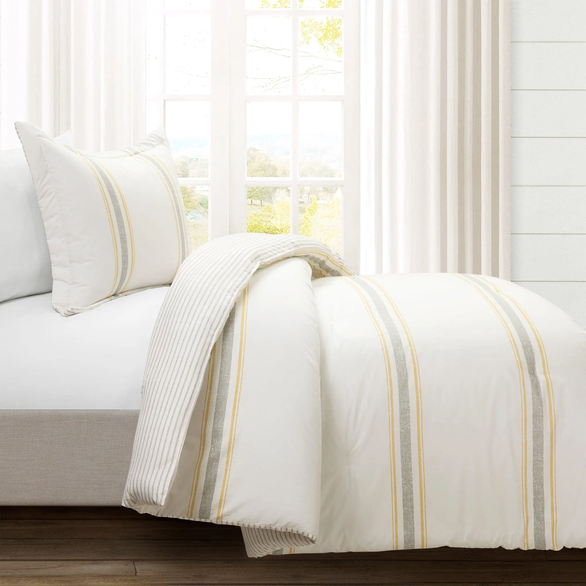 Farmhouse Stripe Reversible Comforter Set