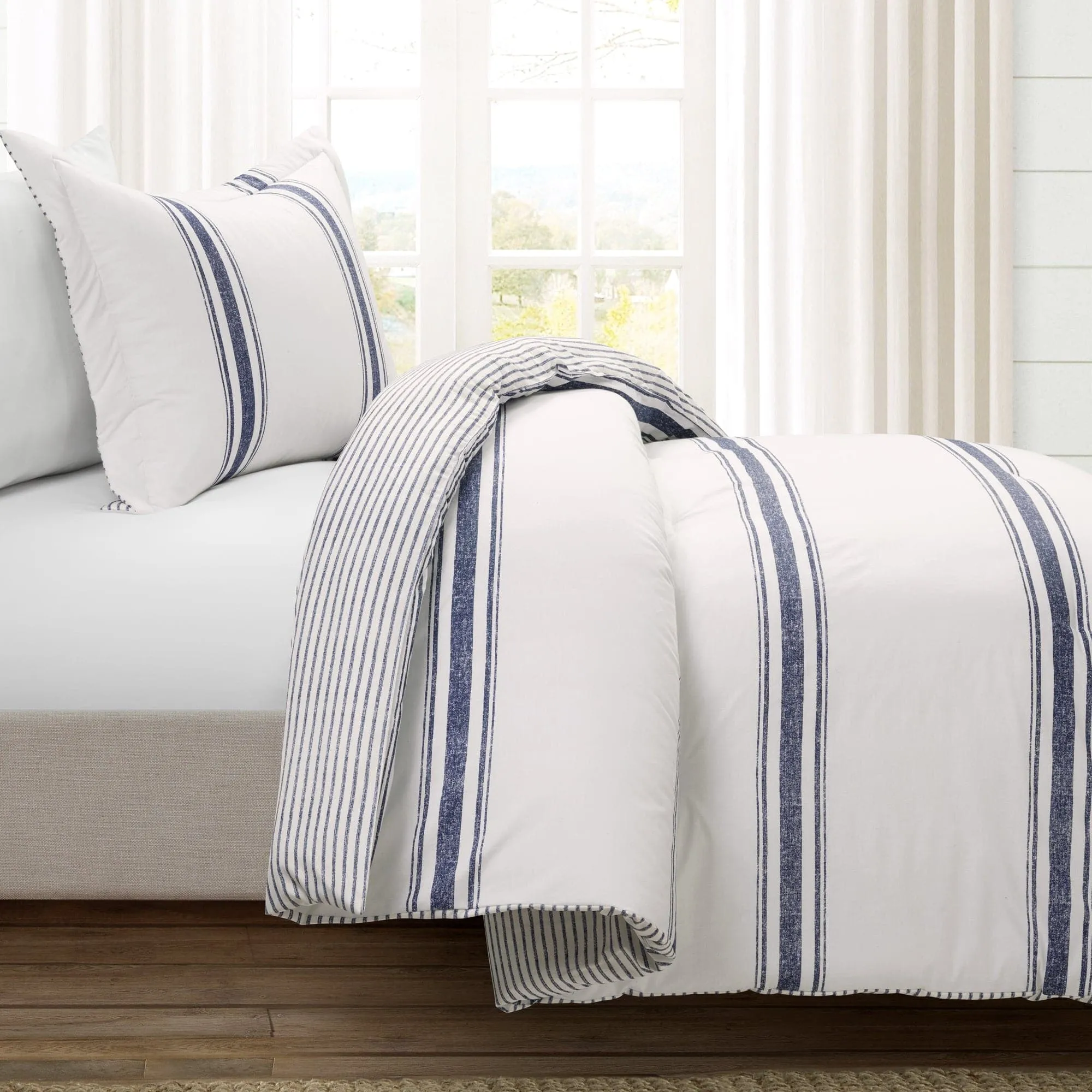 Farmhouse Stripe Reversible Comforter Set