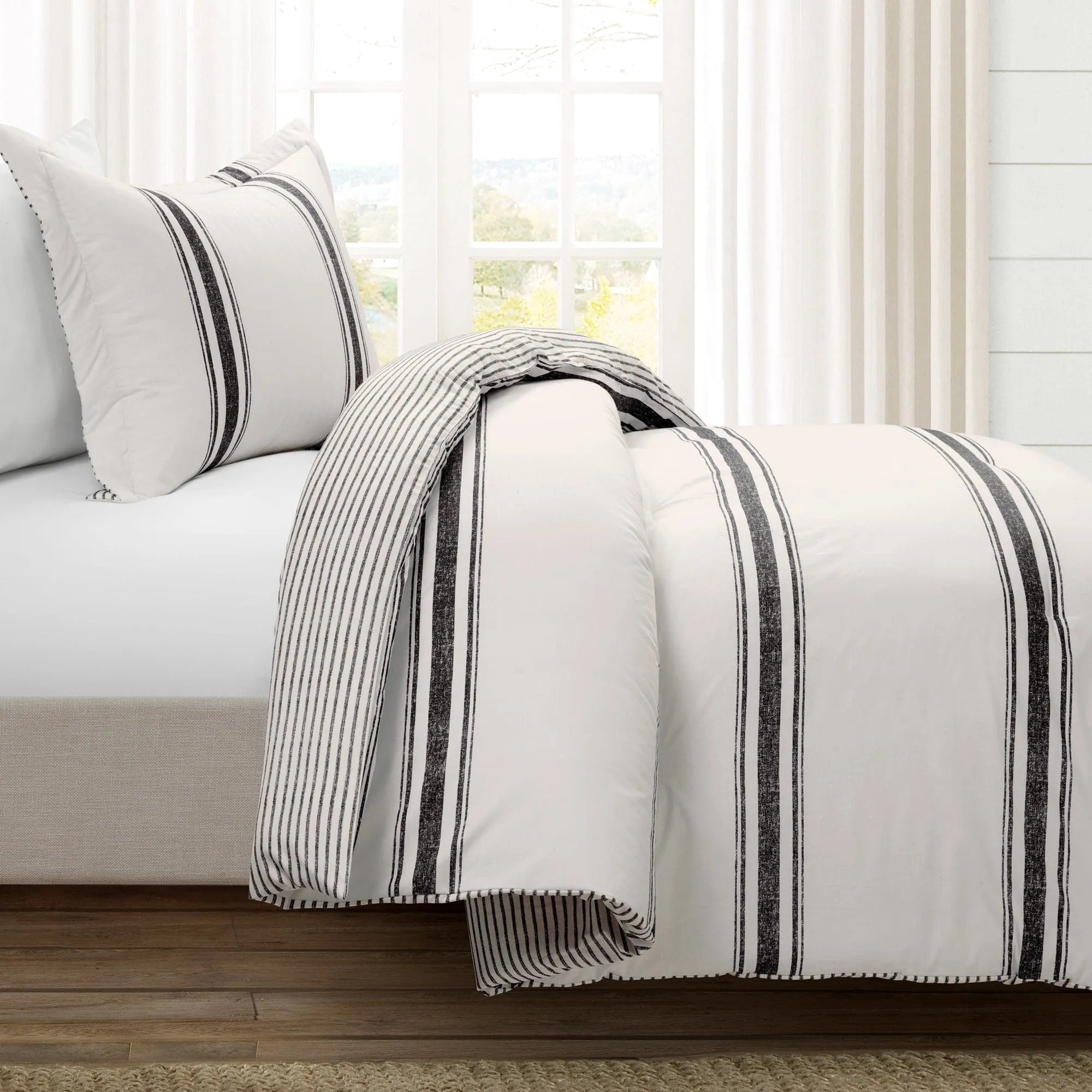 Farmhouse Stripe Reversible Comforter Set