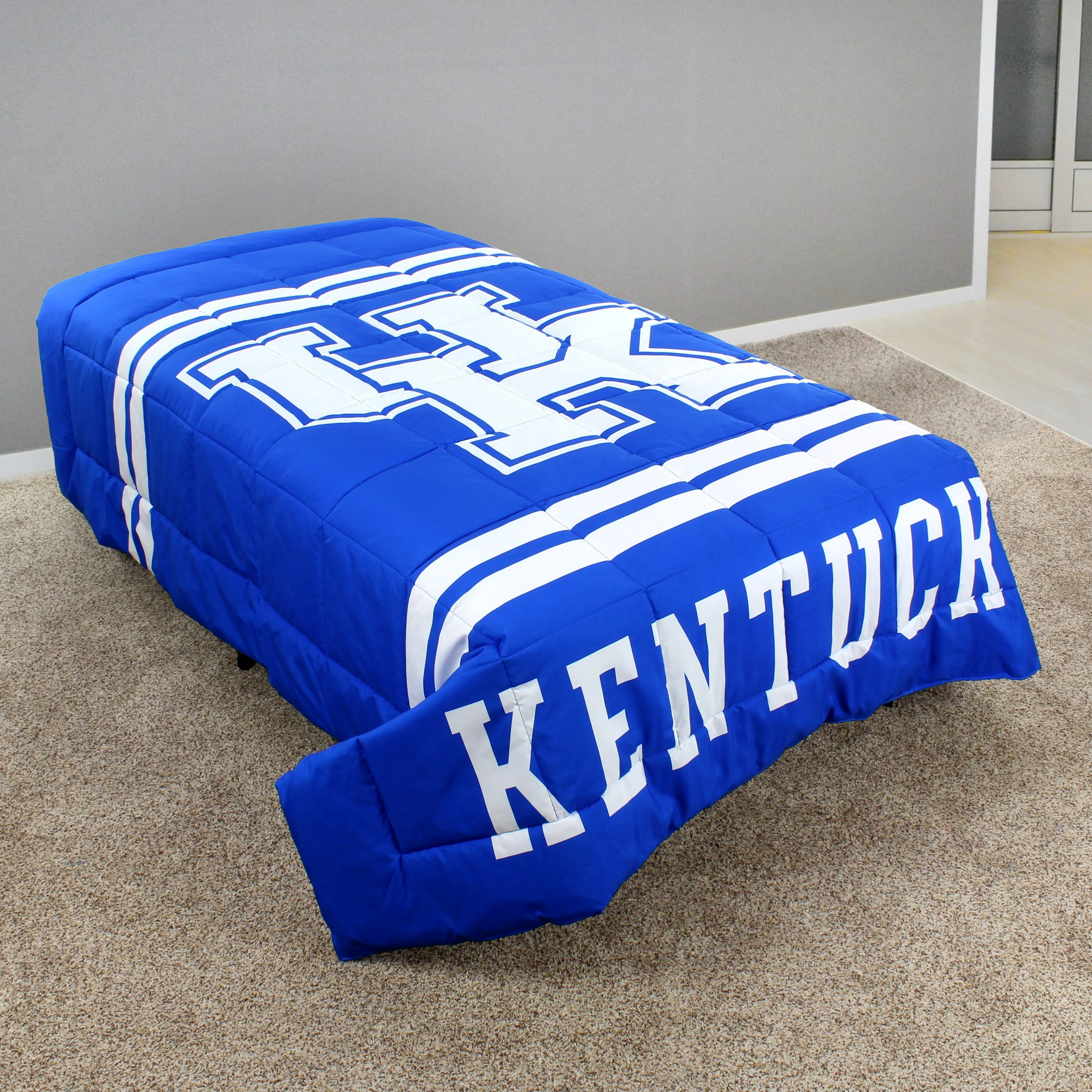 Kentucky Wildcats Reversible Big Logo Soft and Colorful Comforter