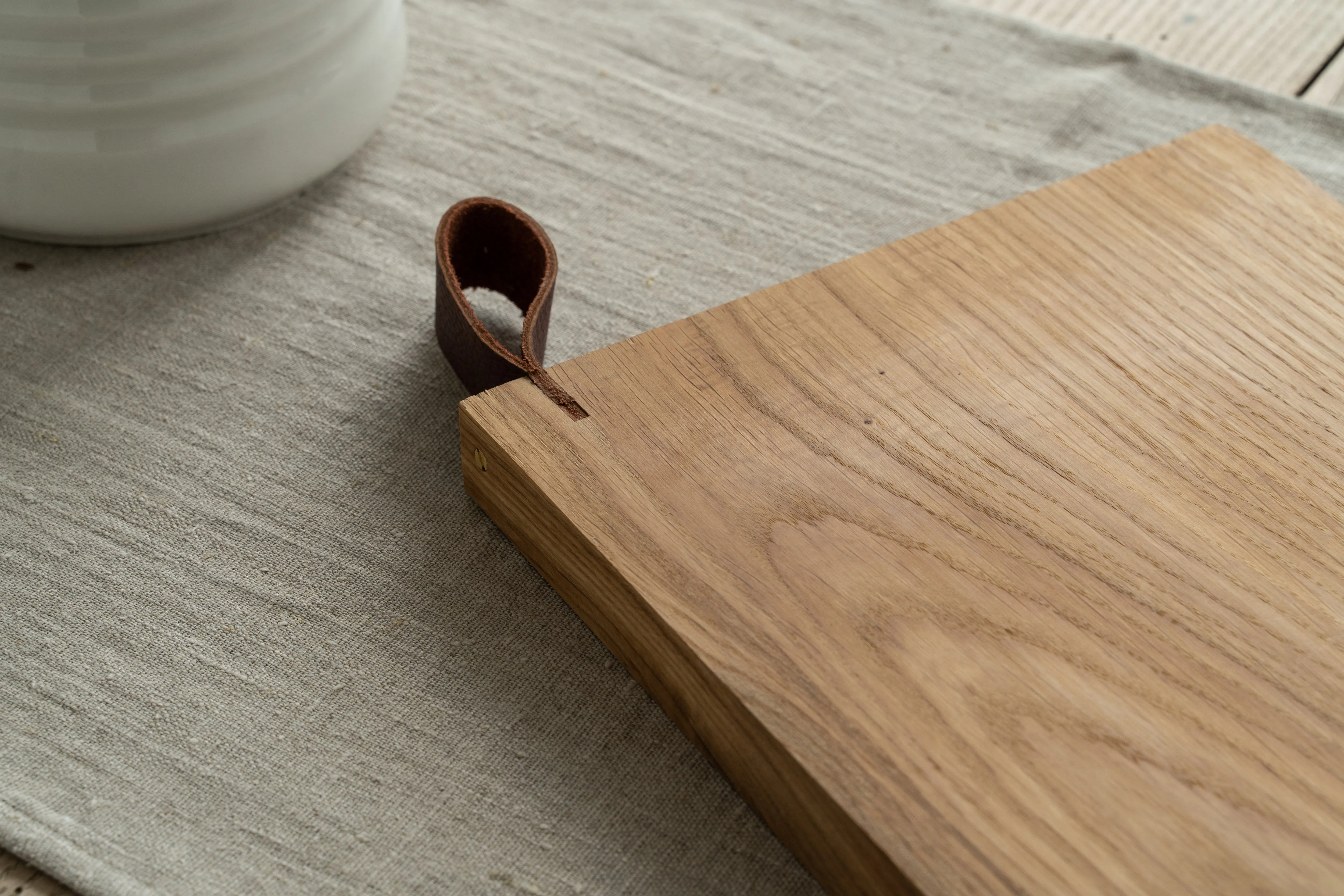 Mediea Medium Oak Cutting Board