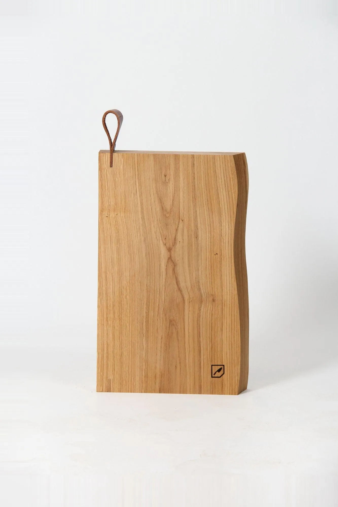 Mediea Medium Oak Cutting Board