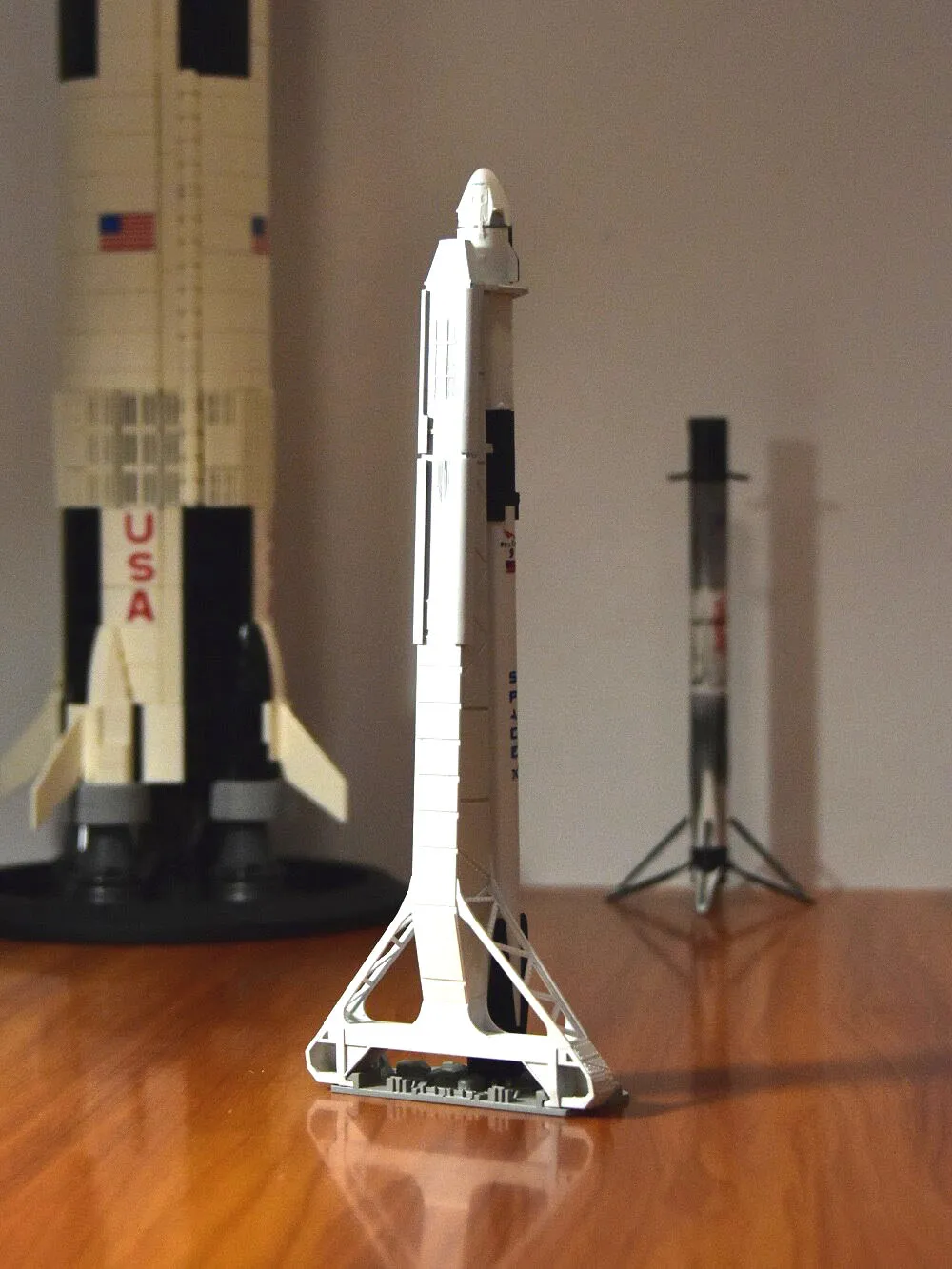 NASA SpaceX Falcon 9 Rocket Manned Dragon Space Ship on Tower Launch Pad Spacecraft Desk Top Display.