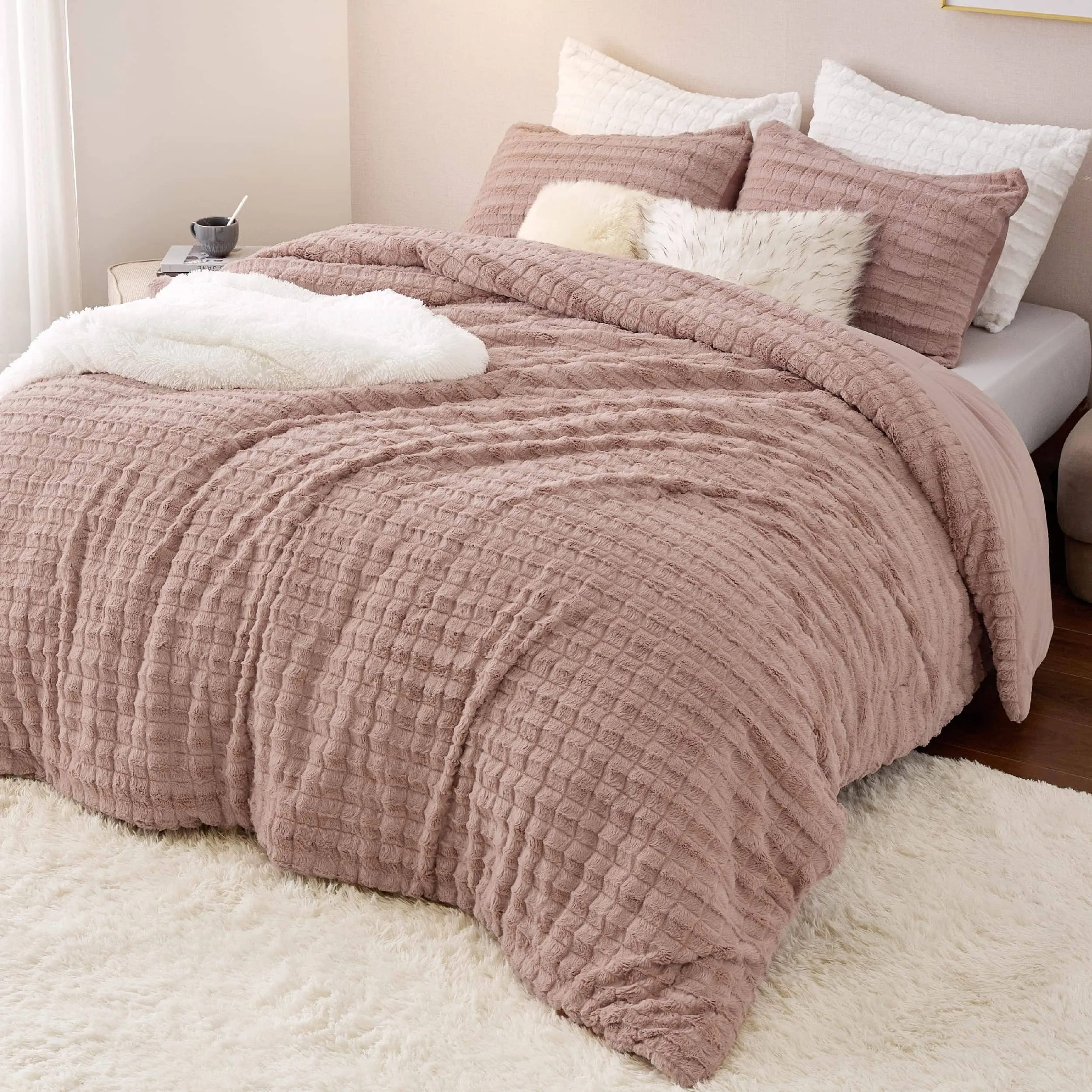 Ultra Soft Faux Fur Queen Comforter Set